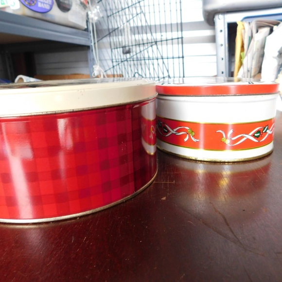 Aluminum Holiday Tins Christmas Village Street - Picture 4 of 5